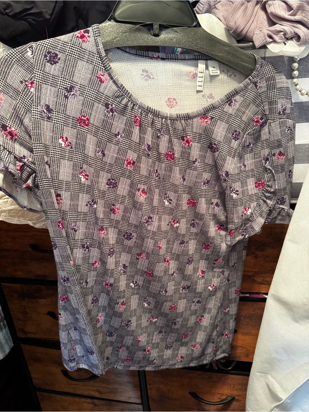 Women's Gray Plaid Floral Short Sleeve Top